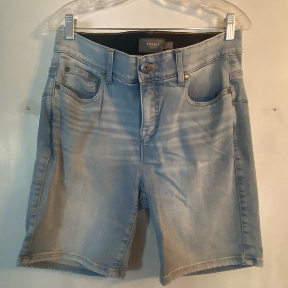 Torrid denim shorts NWOT